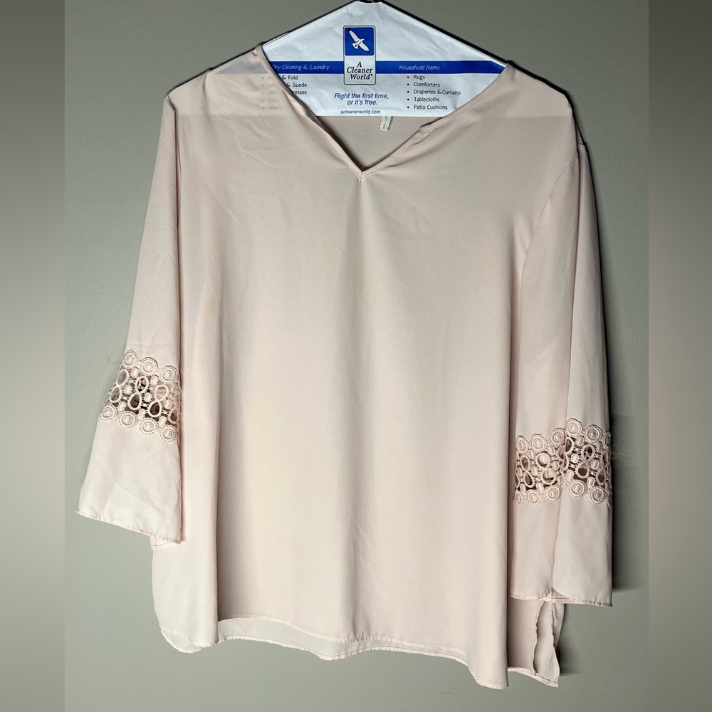 Elegant Light Pink Women's Top with Lace Detail